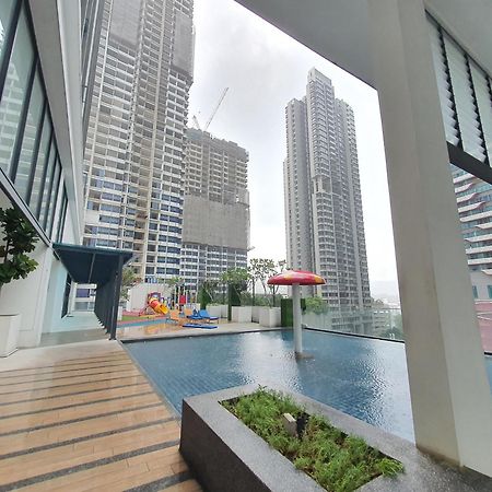 Reizz Residence By Luxury Suites Kuala Lumpur Exterior photo