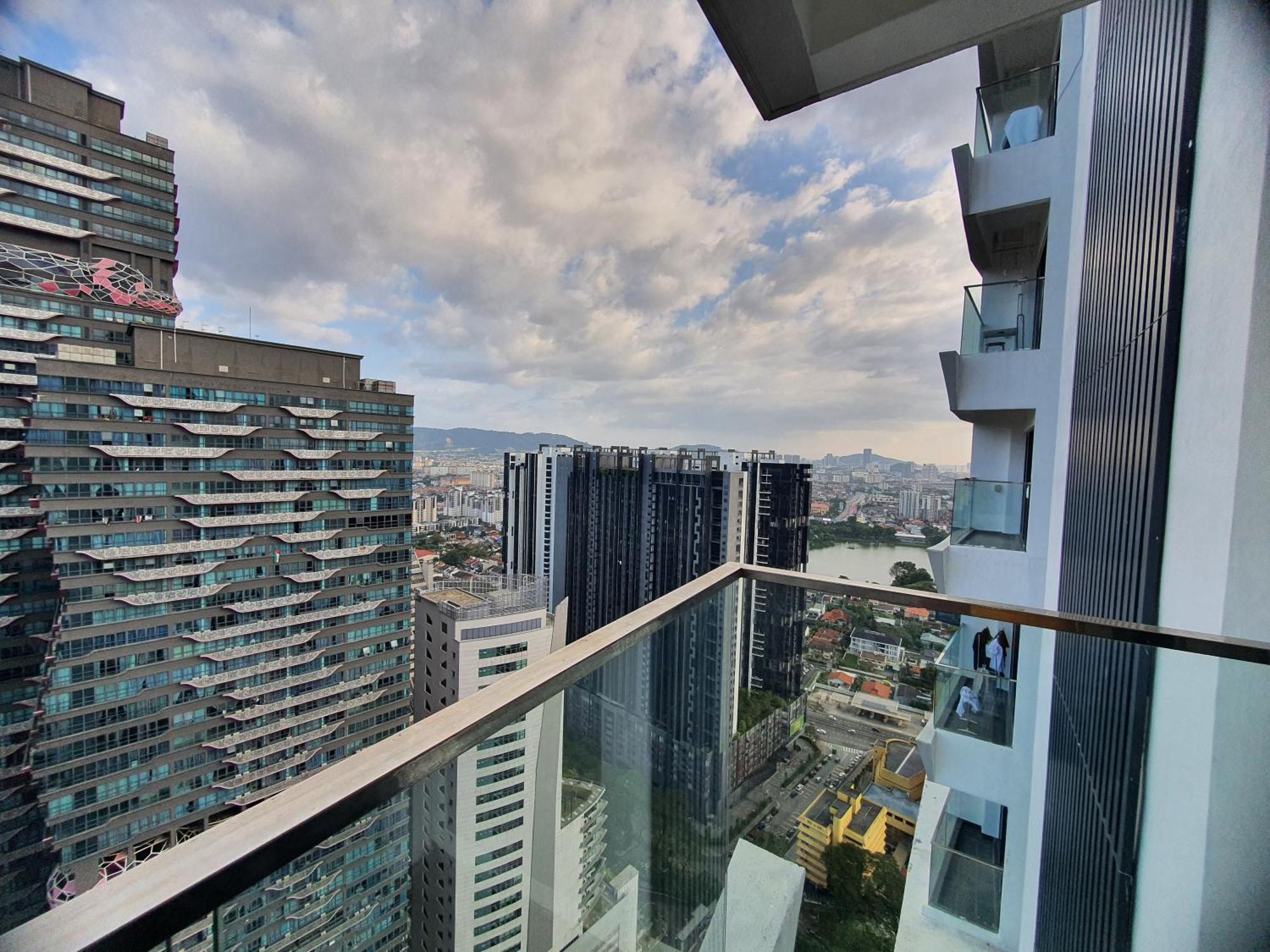 Reizz Residence By Luxury Suites Kuala Lumpur Exterior photo