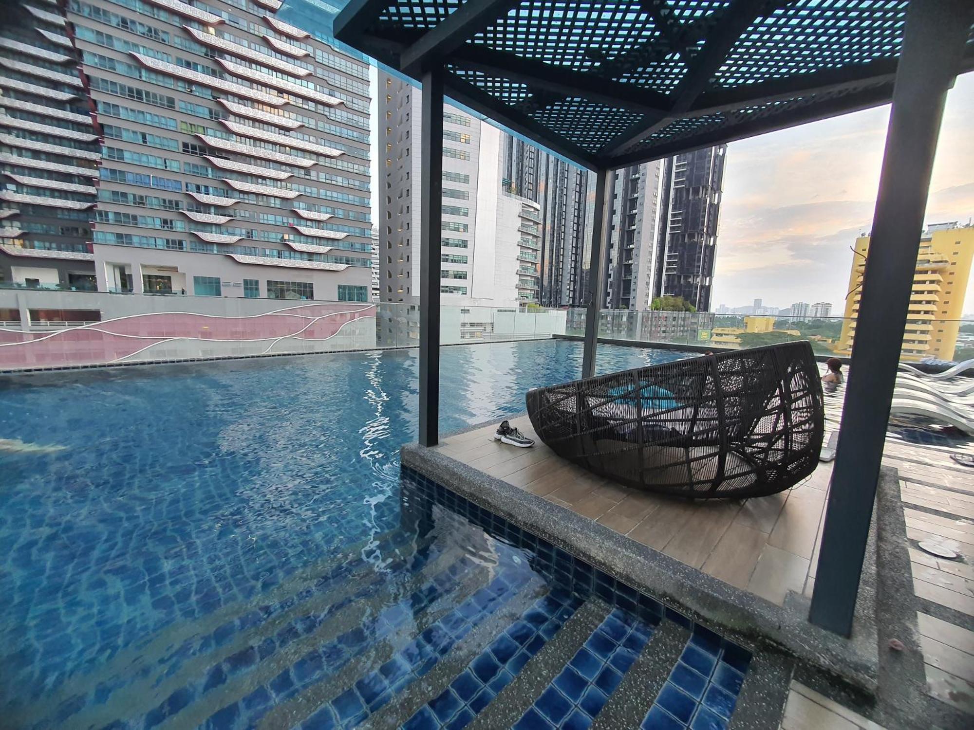 Reizz Residence By Luxury Suites Kuala Lumpur Exterior photo