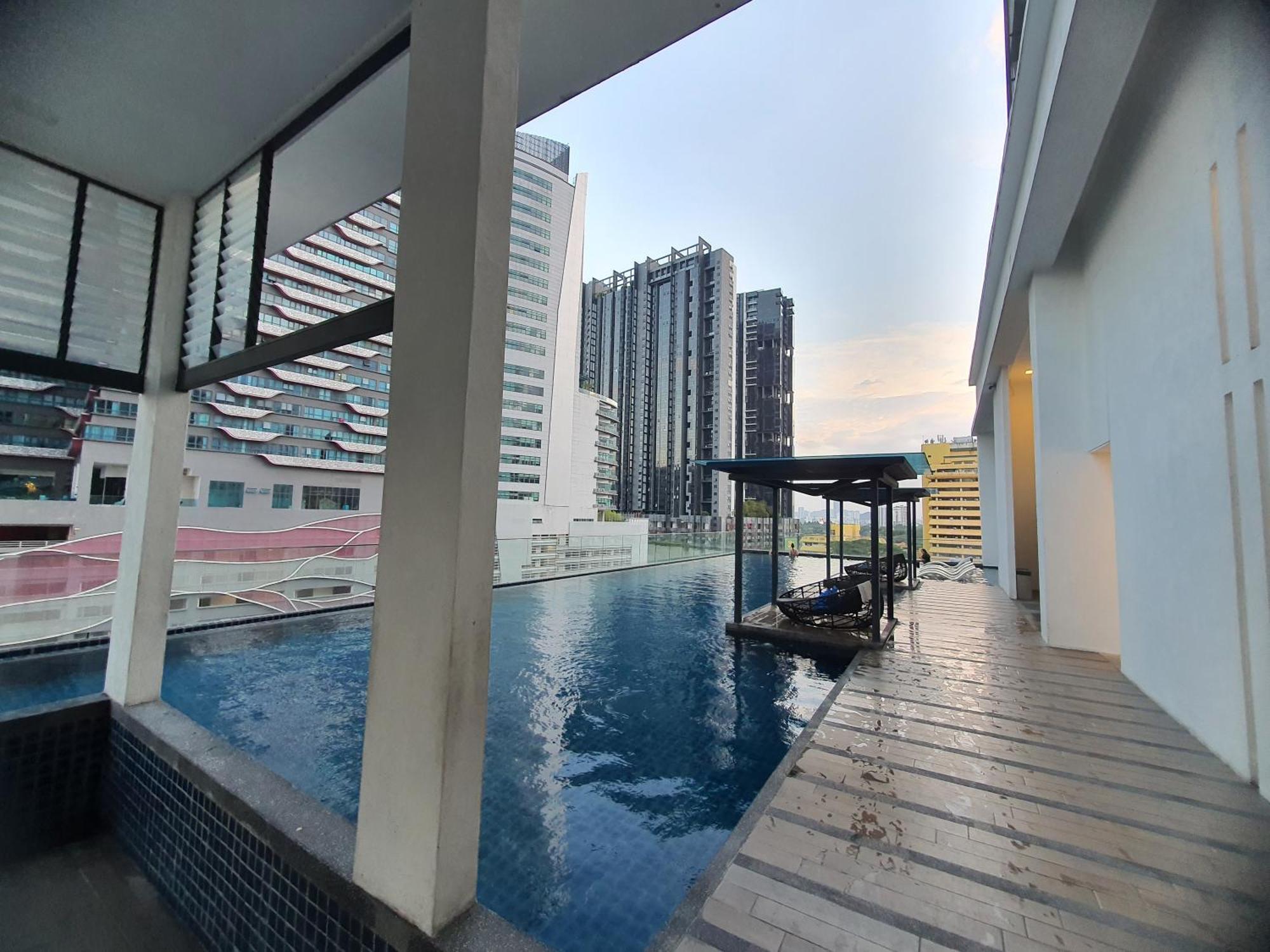 Reizz Residence By Luxury Suites Kuala Lumpur Exterior photo